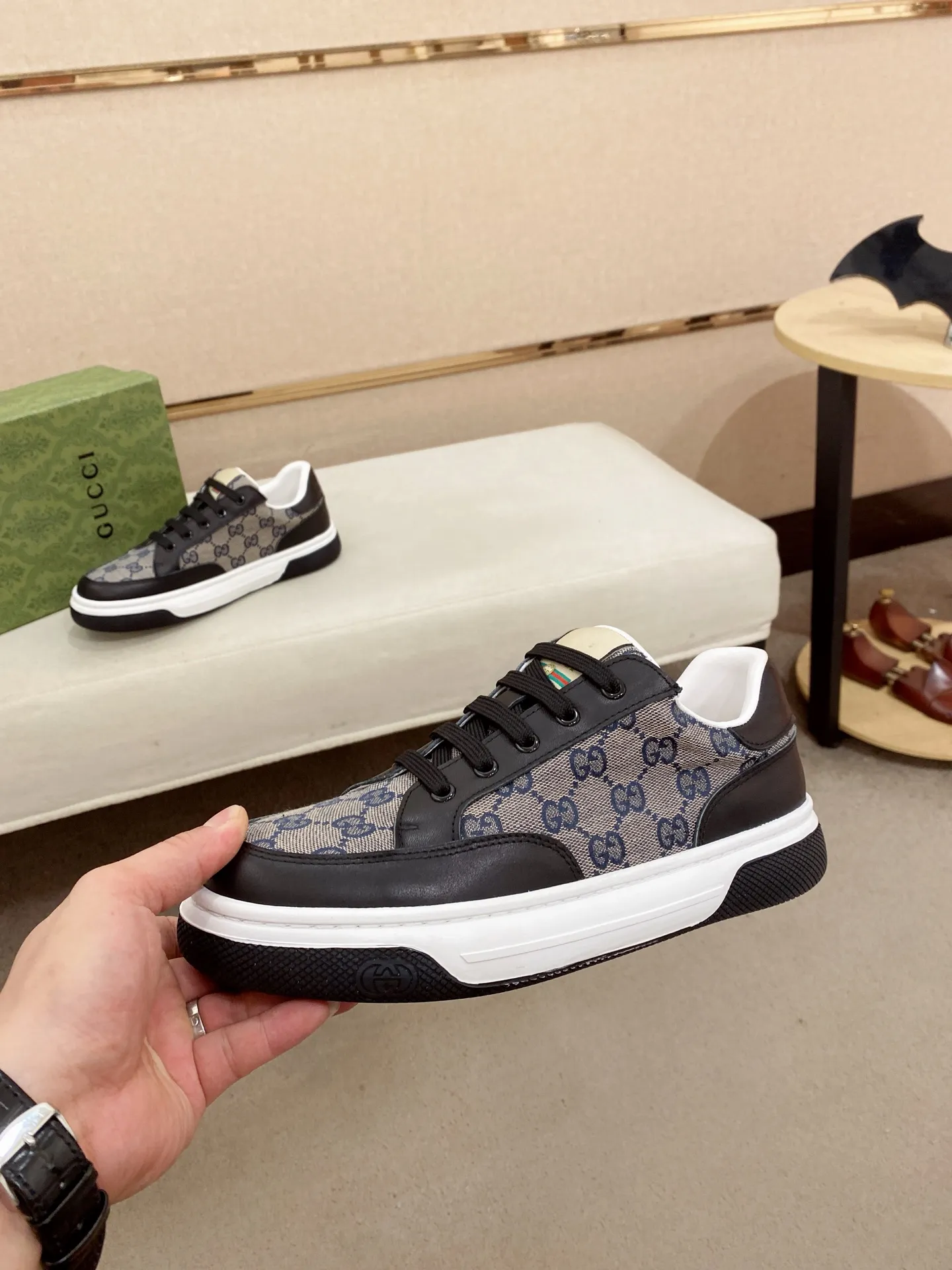 Men's clothing and shoes💰 440💰🇮🇹🇮🇹GUCCI🔍🔍New models are on sale at the same time at counters, uppers🇮🇹 Italian imported first-layer cowhide, fully imported sheepskin lining💪💪, completely 1⃣️ to 1 ⃣️Re-engraved🇮🇹💪💪, ⚠Sole: The original sole is specially provided by the original factory, the exclusive movable molded sole is super comfortable, ⚠The original factory follows the order, 🔍🔍high quality, you can enter and exit the counter at will, welcome to compare⚠. Code number:38-44